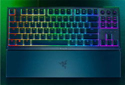 RAZER RZ03-04880600-R3N1 tootepilt