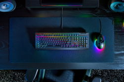 RAZER RZ03-04700400-R3G1 tootepilt